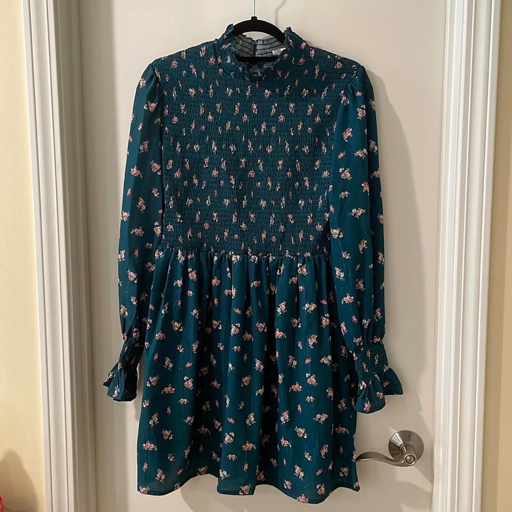 EUC green long sleeve dress